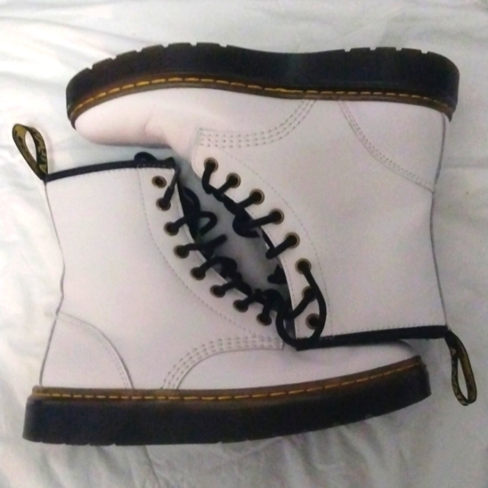 Women's boots
